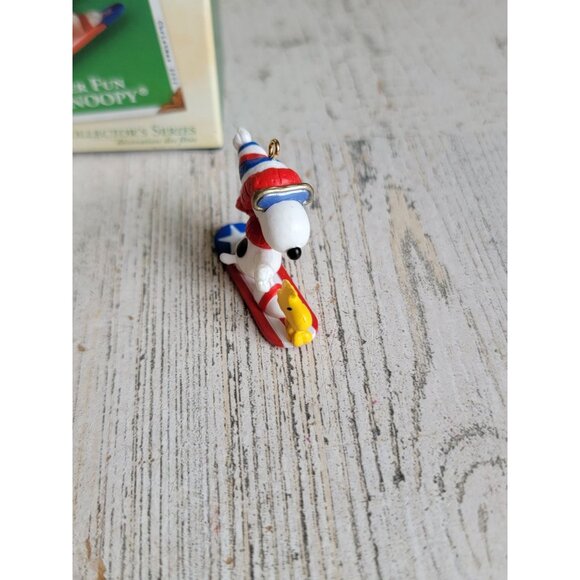 Hallmark Winter fun snowboarding Snoopy Miniature Woodstock ornament Xmas - Picture 5 of 6